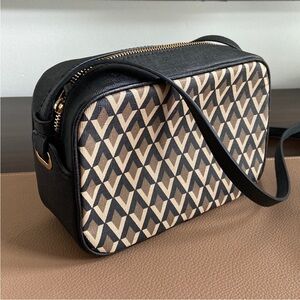 Vince Camuto “Linn” crossbody, like new